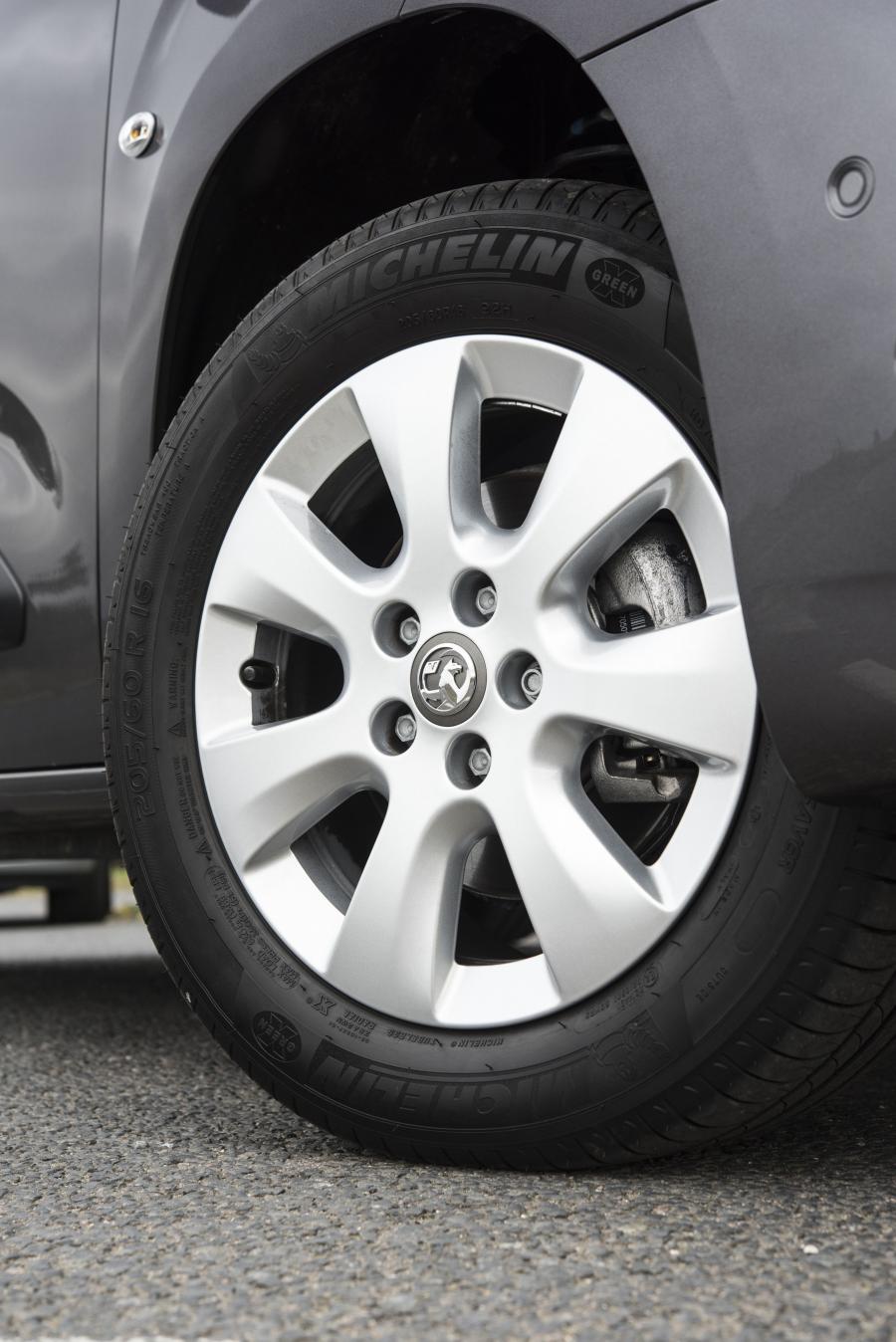 Колеса Vauxhall Combo 2018 года  (фото 24 из 24)